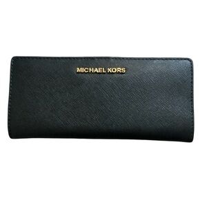 The Michael Kors Jet Set Travel Large Saffiano Leather wallet